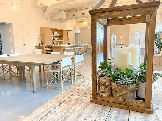 FF8FFA76-4AE4-472A-A9D6-E391CD0B5E20 1 105 c