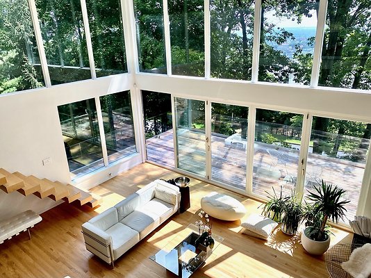 54FE3D8A-6999-4CE0-BE60-8EAD3FCFAA5B