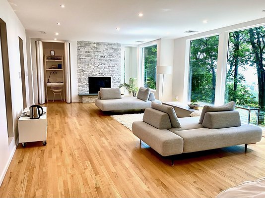 8FE45ECD-9D05-4E43-A4F8-67408F3F4DC8