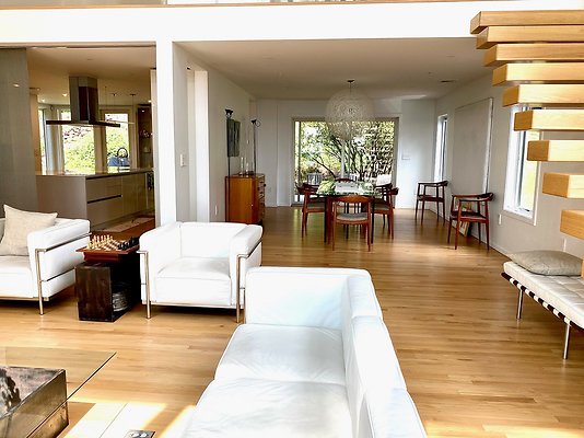 DA68A9B3-A076-49AC-BAC6-9241C585B42E