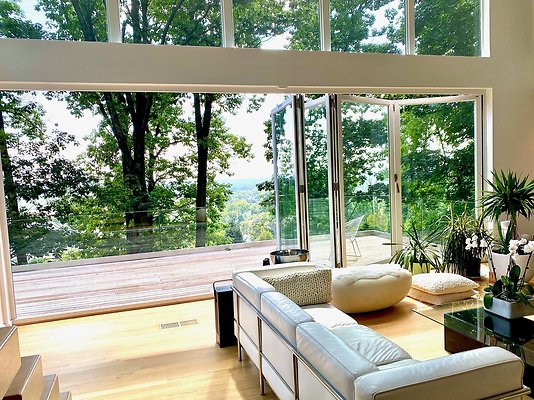 5A98FFDC-EF63-4272-9060-EE350EF11243